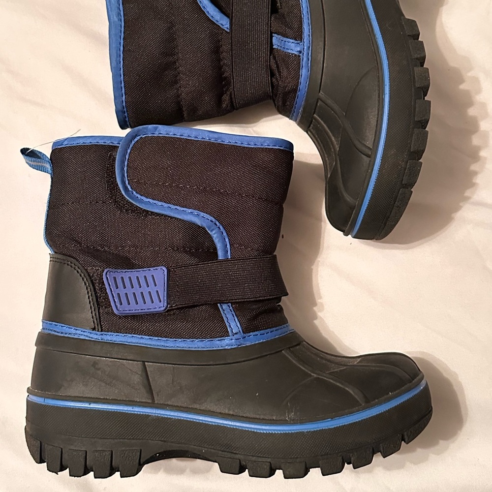 Boys Snow Boots size 13/1